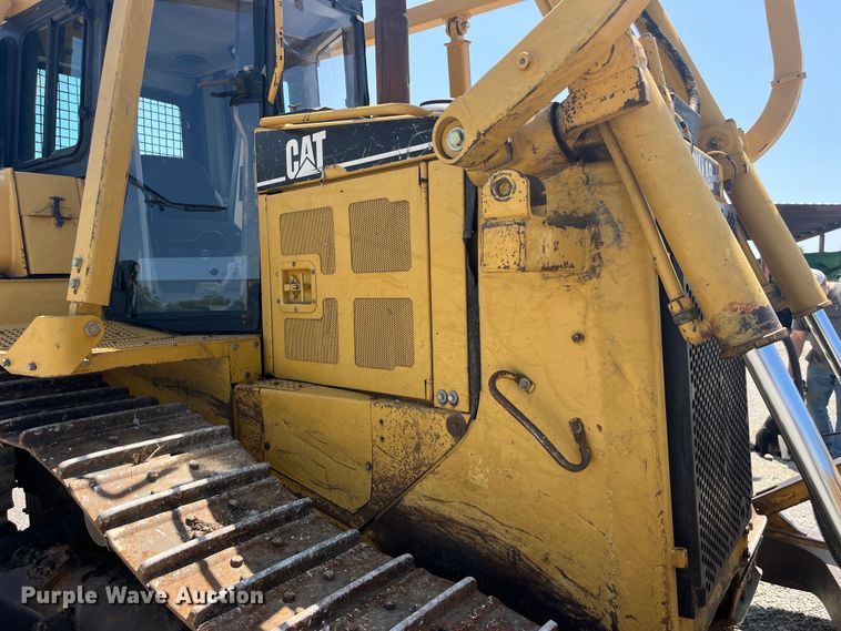 image for item EK8504 2004 Caterpillar  D6R XL dozer