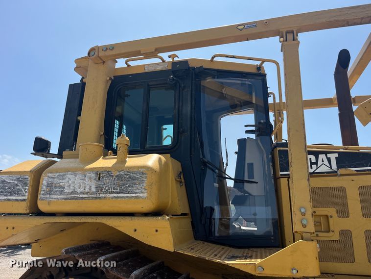 image for item EK8504 2004 Caterpillar  D6R XL dozer