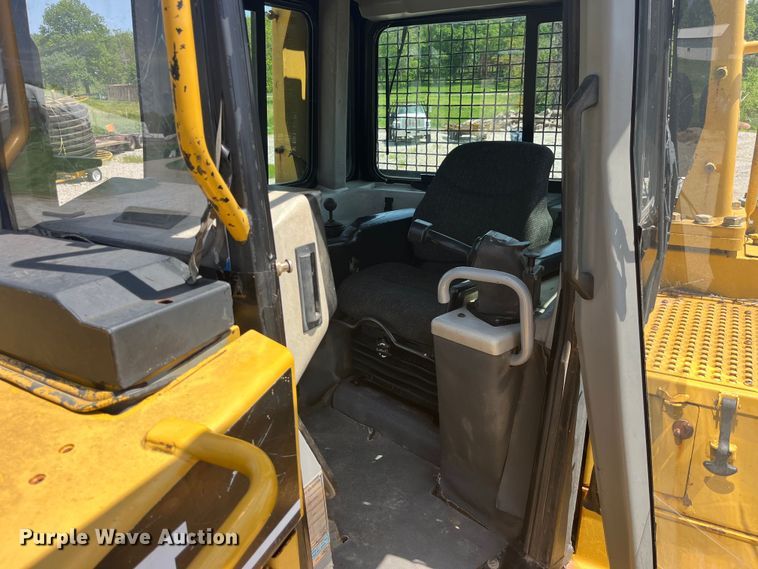 image for item EK8504 2004 Caterpillar  D6R XL dozer
