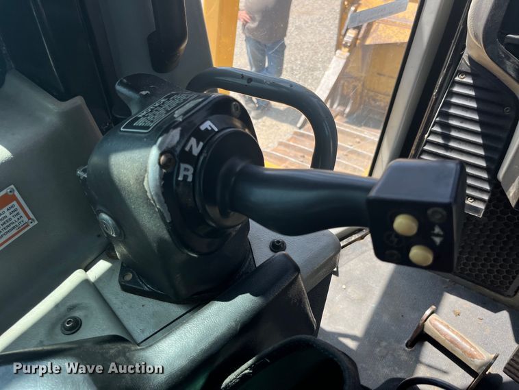 image for item EK8504 2004 Caterpillar  D6R XL dozer