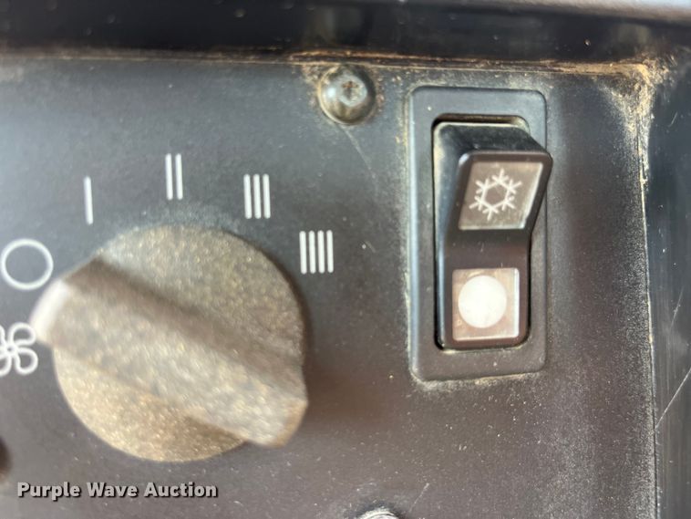 image for item EK8504 2004 Caterpillar  D6R XL dozer