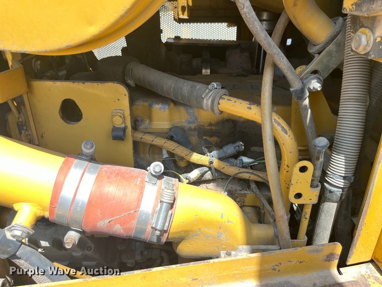 image for item EK8504 2004 Caterpillar  D6R XL dozer