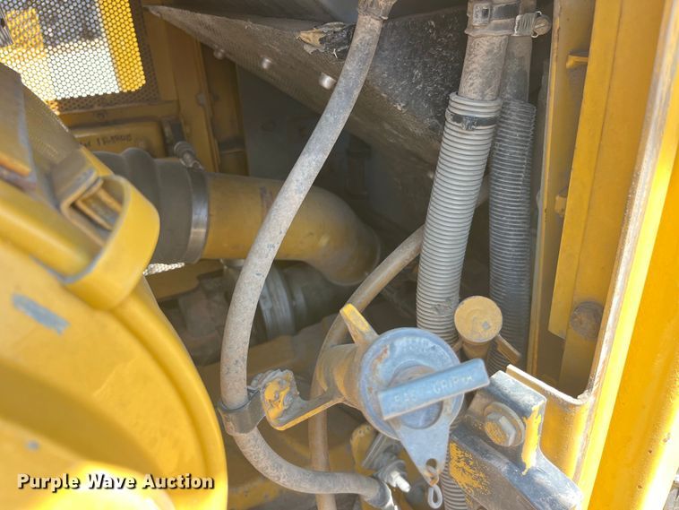 image for item EK8504 2004 Caterpillar  D6R XL dozer