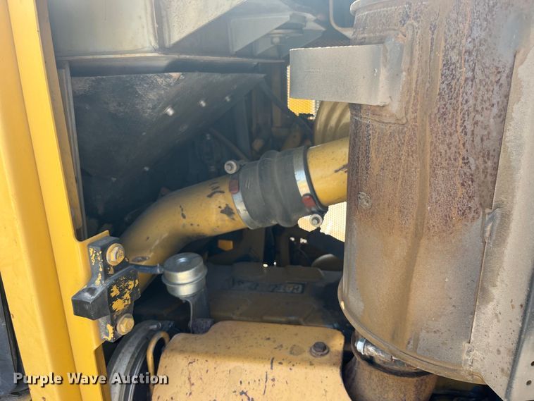 image for item EK8504 2004 Caterpillar  D6R XL dozer