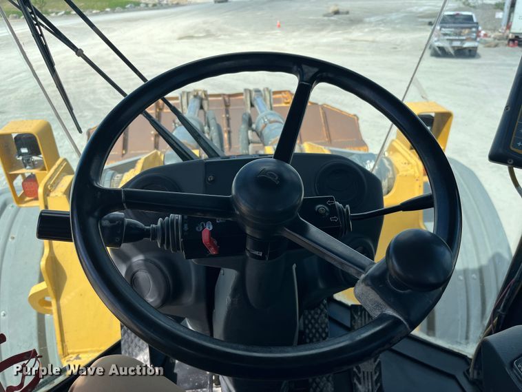 image for item EK8511 2009 John Deere 844K wheel loader