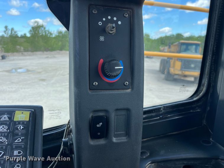 image for item EK8511 2009 John Deere 844K wheel loader