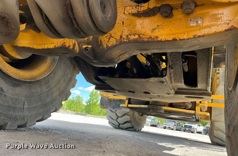 image for item EK8511 2009 John Deere 844K wheel loader