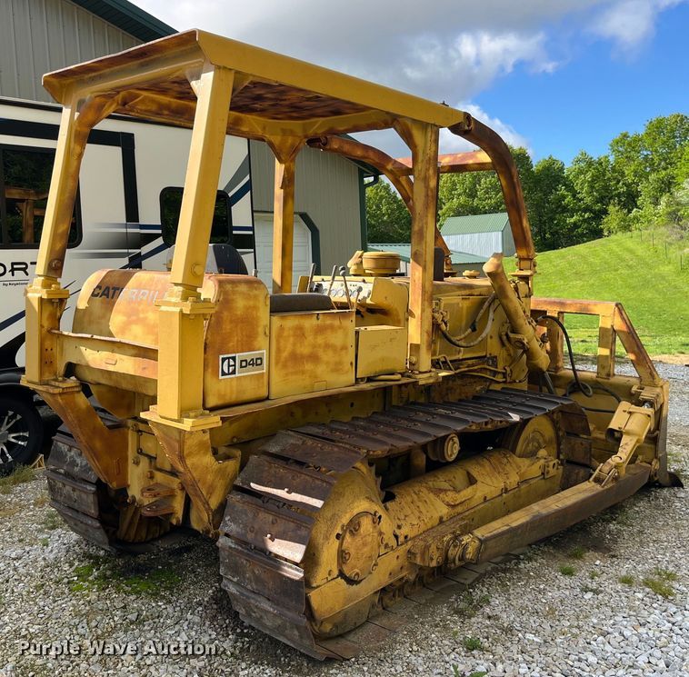 image for item EK8513 1976 Caterpillar D4D dozer