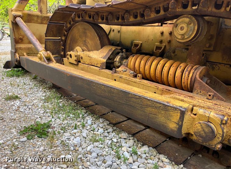 image for item EK8513 1976 Caterpillar D4D dozer