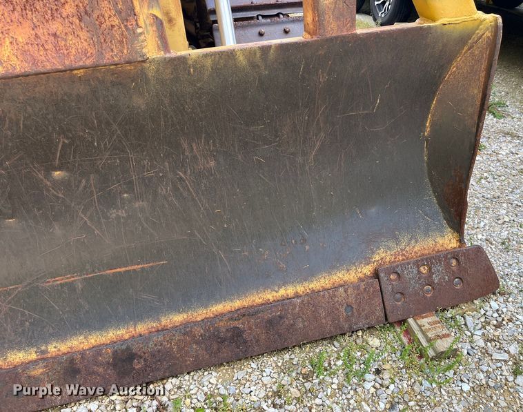 image for item EK8513 1976 Caterpillar D4D dozer