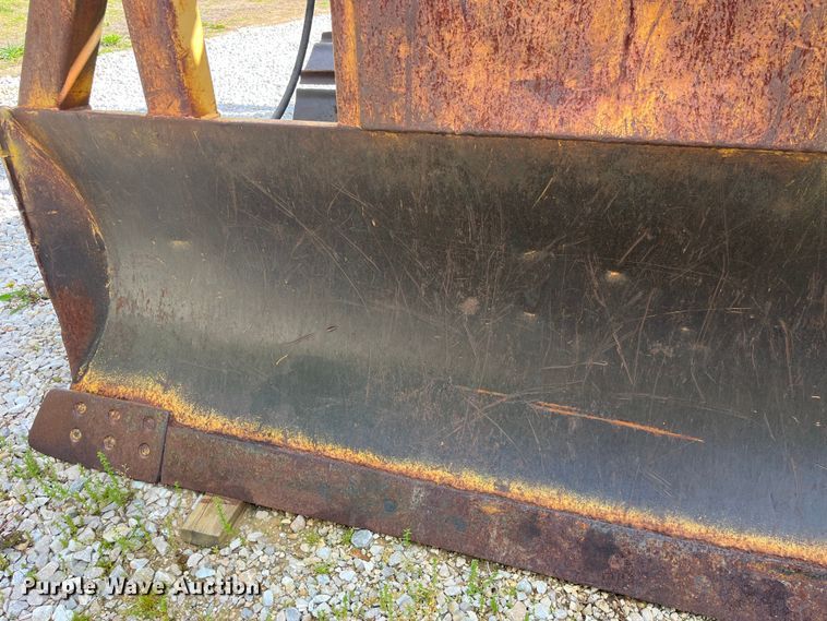 image for item EK8513 1976 Caterpillar D4D dozer