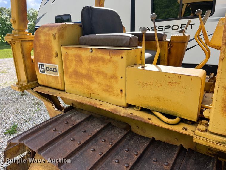 image for item EK8513 1976 Caterpillar D4D dozer