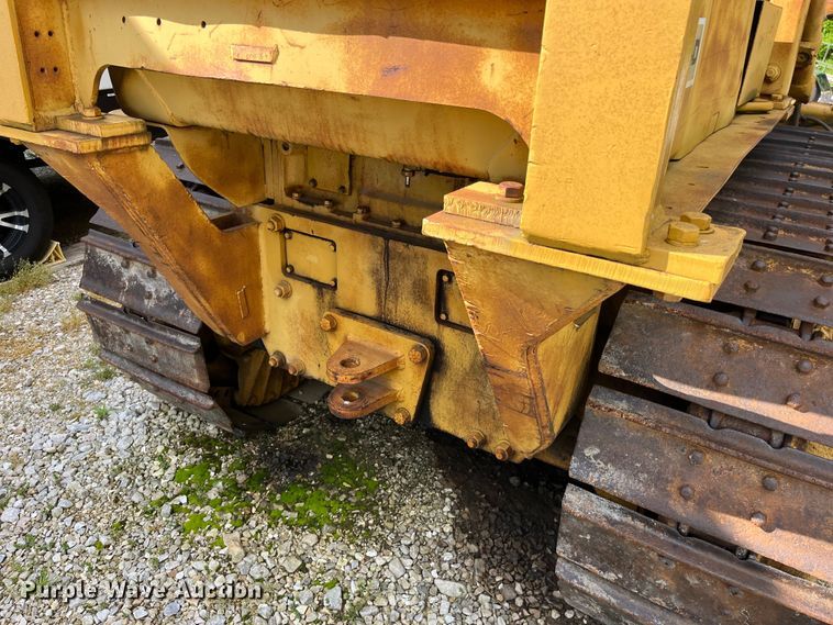 image for item EK8513 1976 Caterpillar D4D dozer
