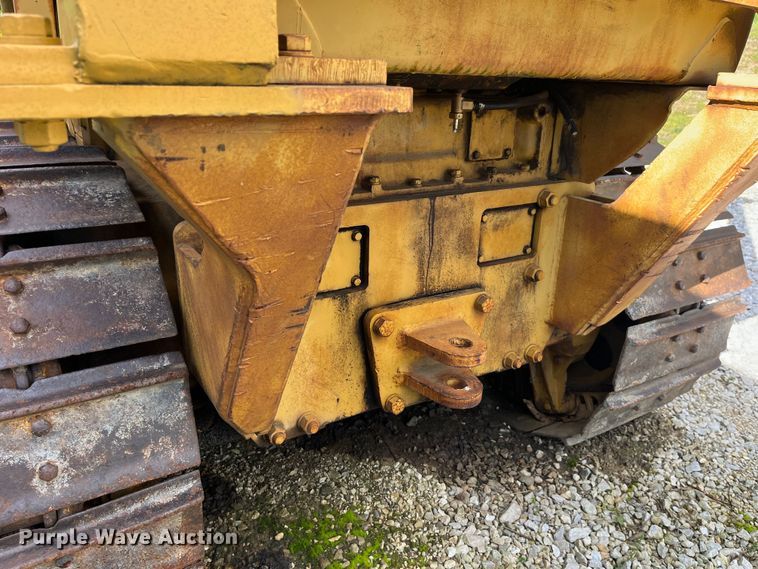 image for item EK8513 1976 Caterpillar D4D dozer