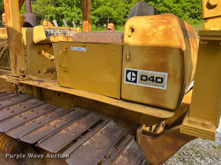 image for item EK8513 1976 Caterpillar D4D dozer