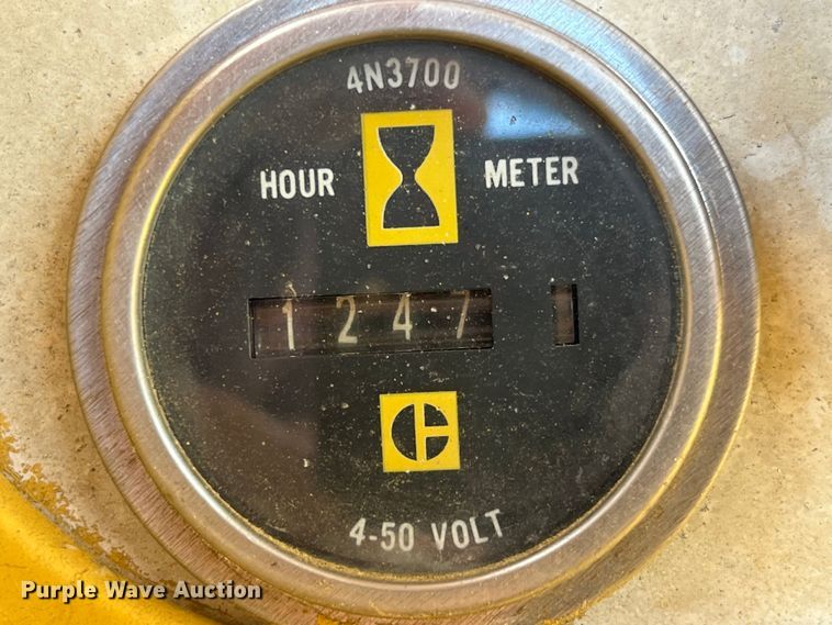 image for item EK8513 1976 Caterpillar D4D dozer