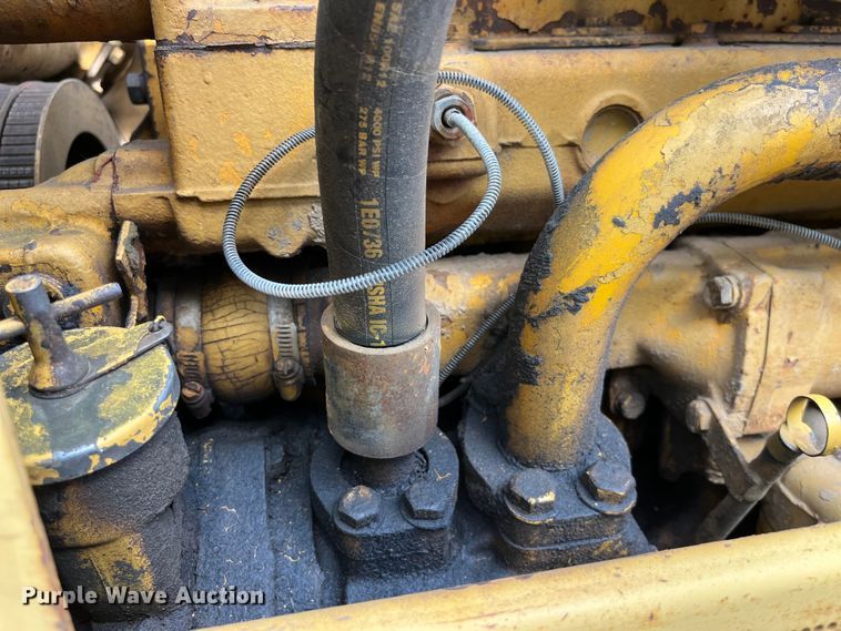 image for item EK8513 1976 Caterpillar D4D dozer