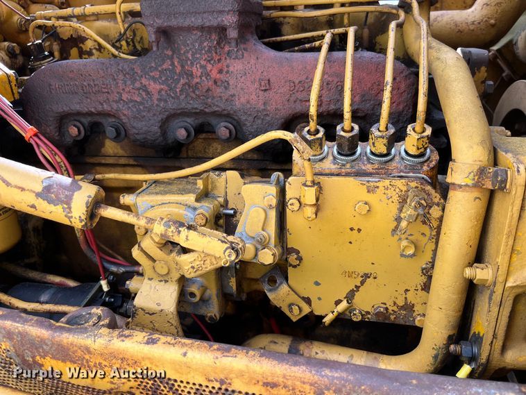 image for item EK8513 1976 Caterpillar D4D dozer