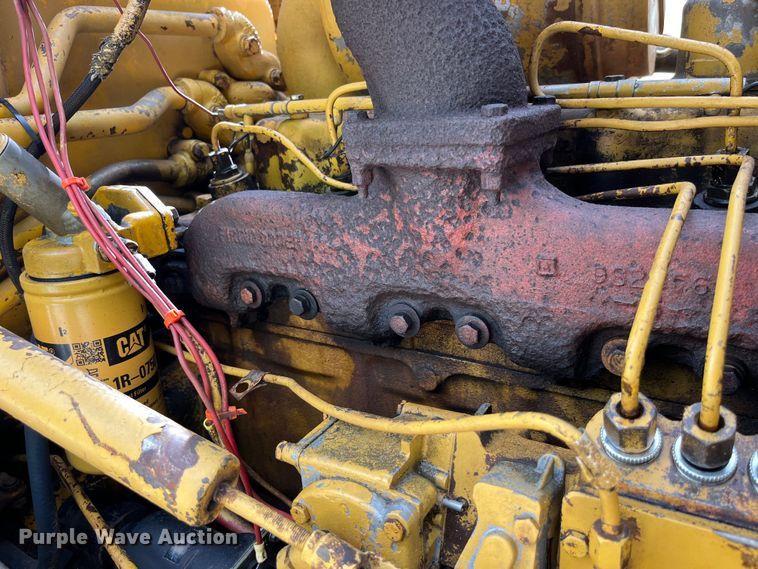 image for item EK8513 1976 Caterpillar D4D dozer
