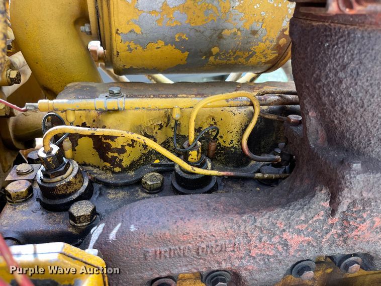 image for item EK8513 1976 Caterpillar D4D dozer
