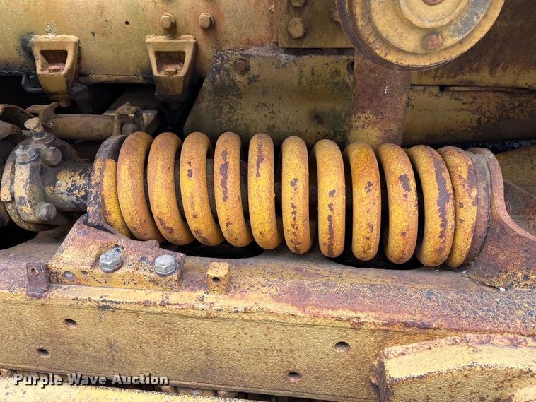 image for item EK8513 1976 Caterpillar D4D dozer
