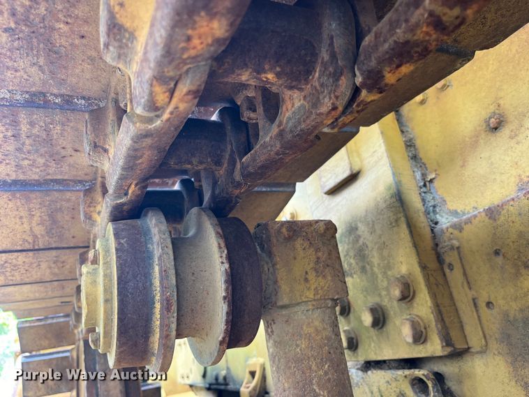 image for item EK8513 1976 Caterpillar D4D dozer