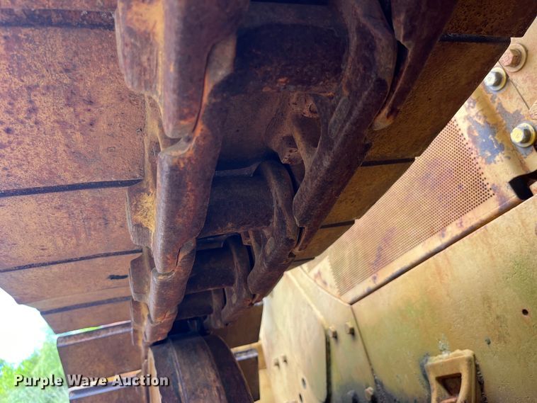 image for item EK8513 1976 Caterpillar D4D dozer