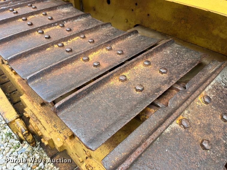 image for item EK8513 1976 Caterpillar D4D dozer