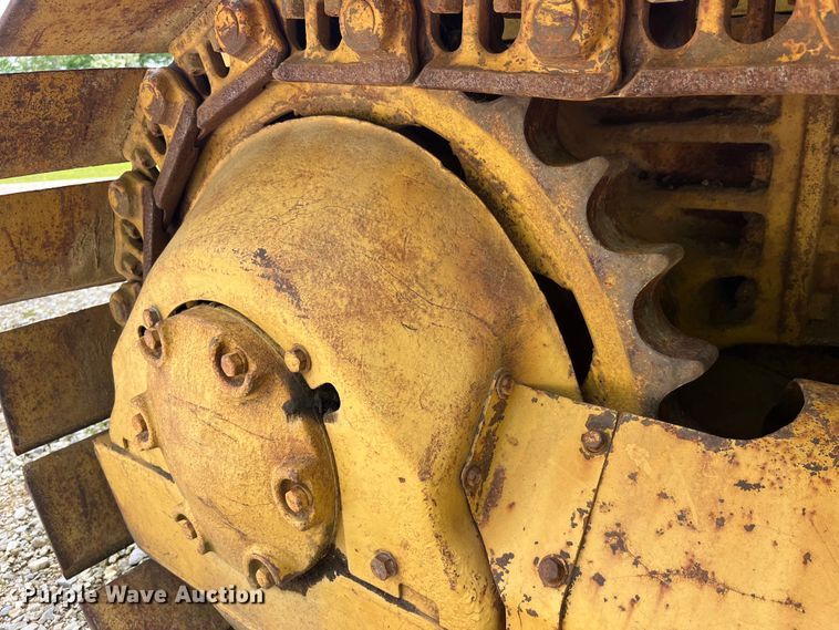 image for item EK8513 1976 Caterpillar D4D dozer