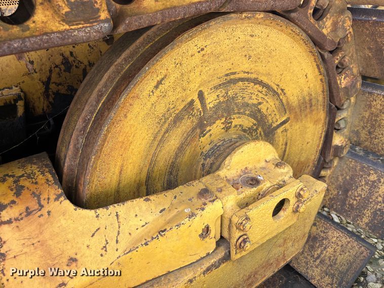 image for item EK8513 1976 Caterpillar D4D dozer