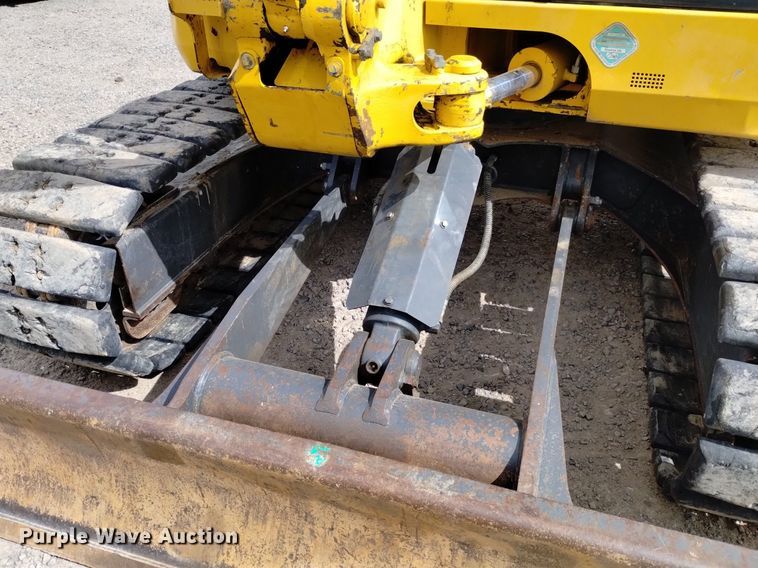 image for item EO9964 2013 Komatsu PC88MR-8 mini excavator