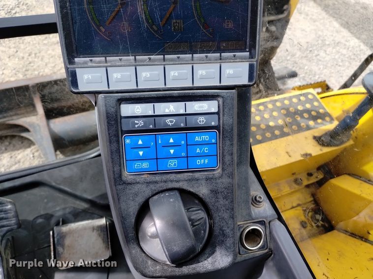 image for item EO9964 2013 Komatsu PC88MR-8 mini excavator