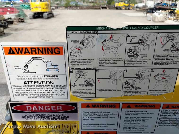 image for item EO9964 2013 Komatsu PC88MR-8 mini excavator