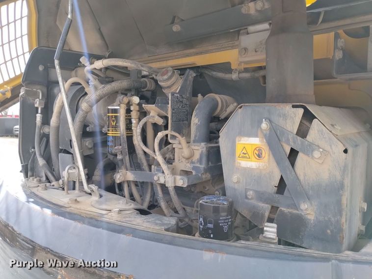 image for item EO9964 2013 Komatsu PC88MR-8 mini excavator