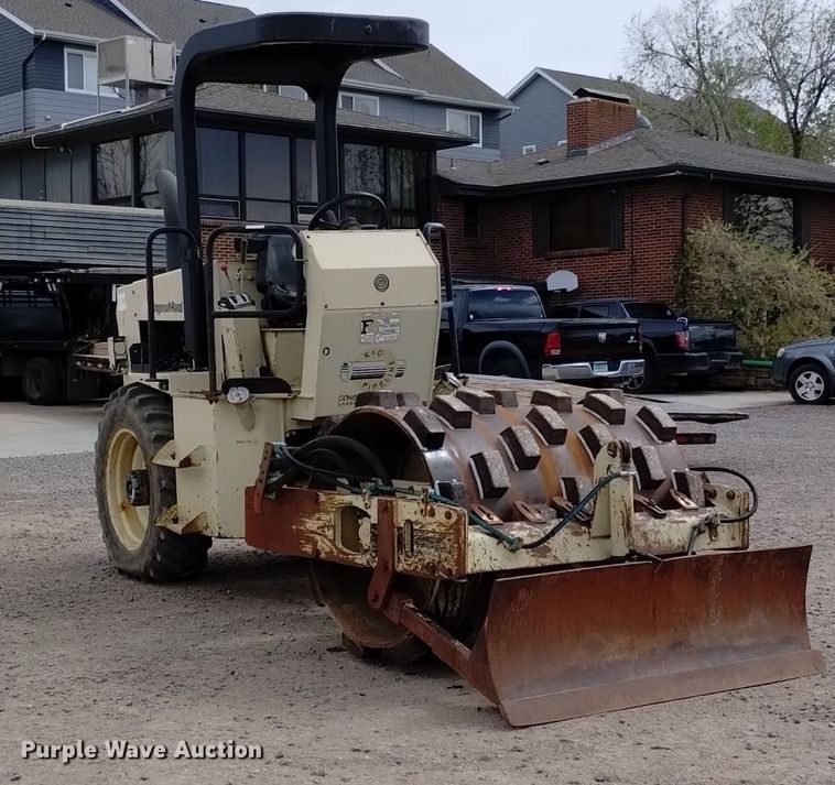 image for item EO9965 Ingersoll Rand  SD40F single drum vibratory roller