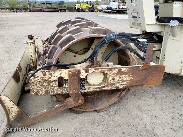 image for item EO9965 Ingersoll Rand  SD40F single drum vibratory roller