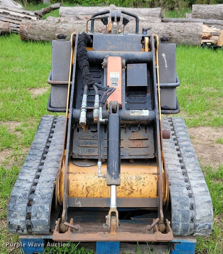 image for item KB9062 Boxer 427 compact utility loader