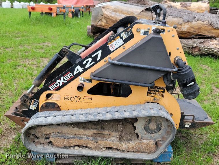 image for item KB9062 Boxer 427 compact utility loader