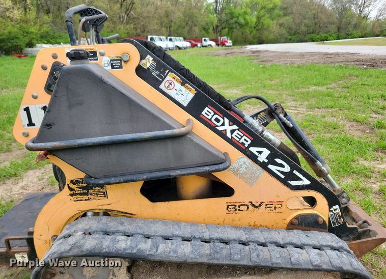 image for item KB9062 Boxer 427 compact utility loader