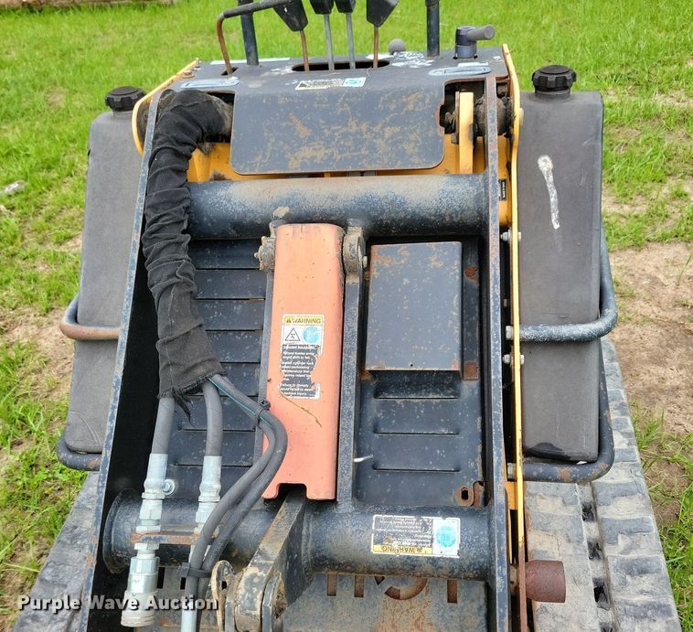 image for item KB9062 Boxer 427 compact utility loader