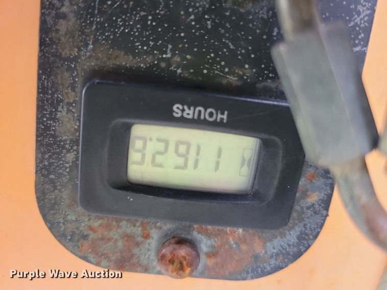 image for item KB9062 Boxer 427 compact utility loader