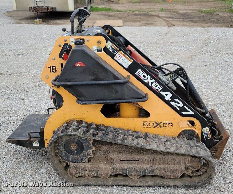 image for item KB9063 2009 Boxer 427 compact utility loader