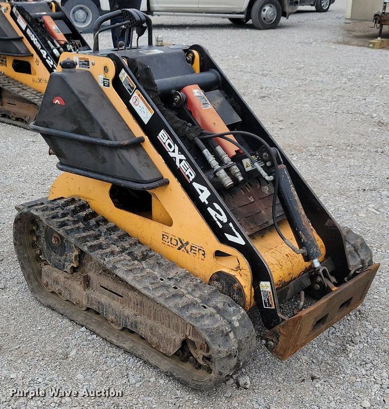 image for item KB9063 2009 Boxer 427 compact utility loader