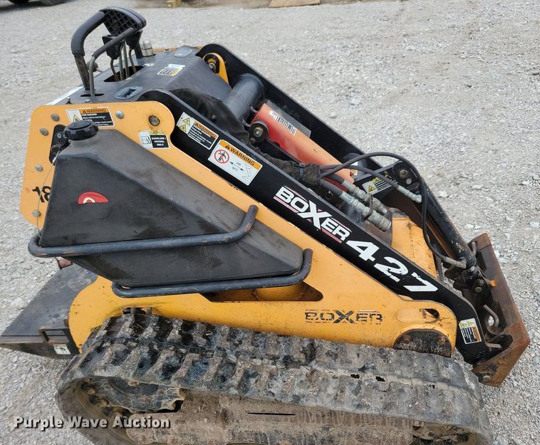 image for item KB9063 2009 Boxer 427 compact utility loader