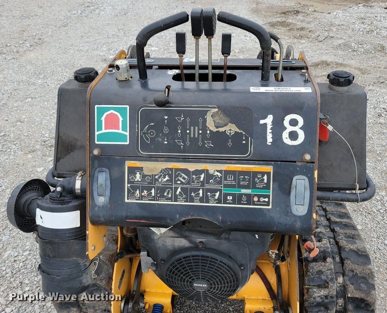 image for item KB9063 2009 Boxer 427 compact utility loader