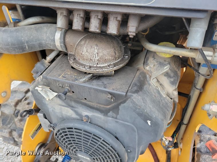 image for item KB9063 2009 Boxer 427 compact utility loader