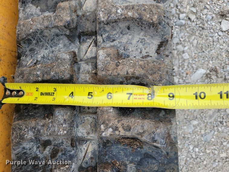 image for item KB9063 2009 Boxer 427 compact utility loader