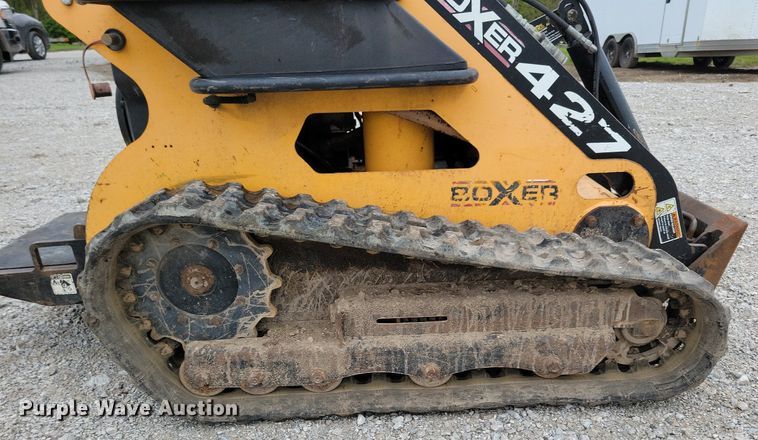 image for item KB9063 2009 Boxer 427 compact utility loader