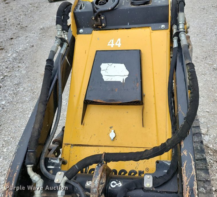 image for item KB9064 2013 Vermeer S650TX compact utility loader