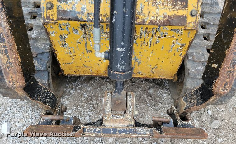 image for item KB9064 2013 Vermeer S650TX compact utility loader